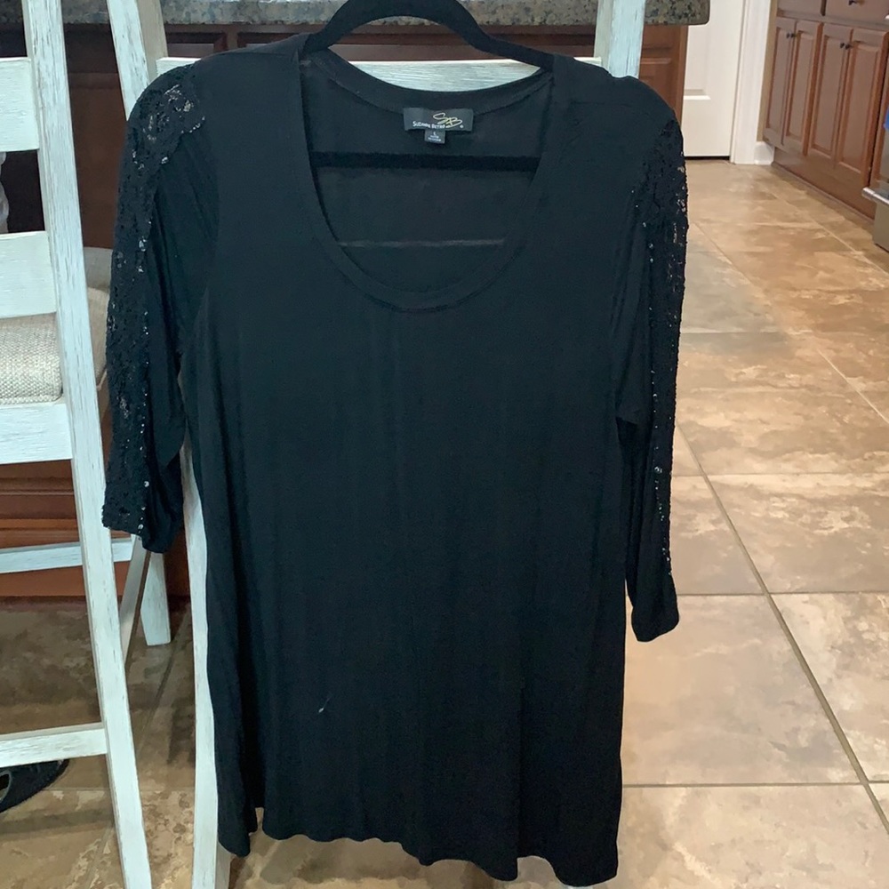 Size Large, Susan Betro black top